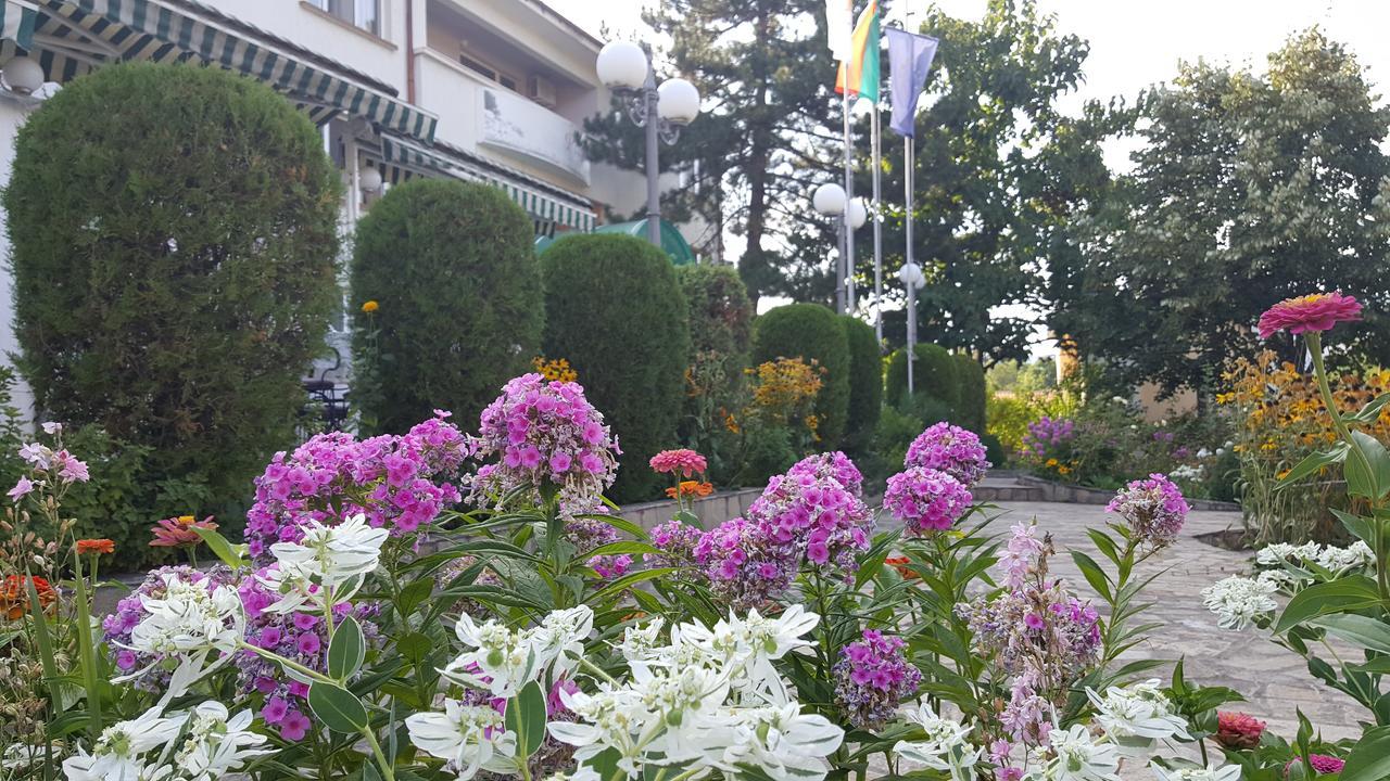 Paradise Hotel Madzharovo Exterior foto